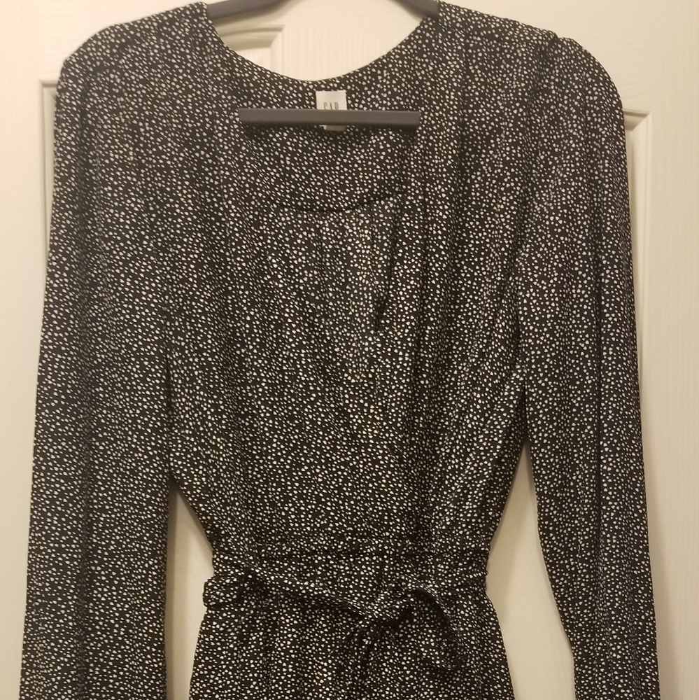 Gap L black and white wrap dress